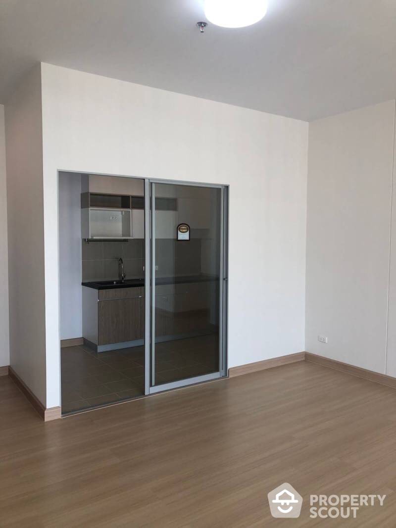 Wonderful High Rise 3-BR Condo at Supalai Veranda Rama 9