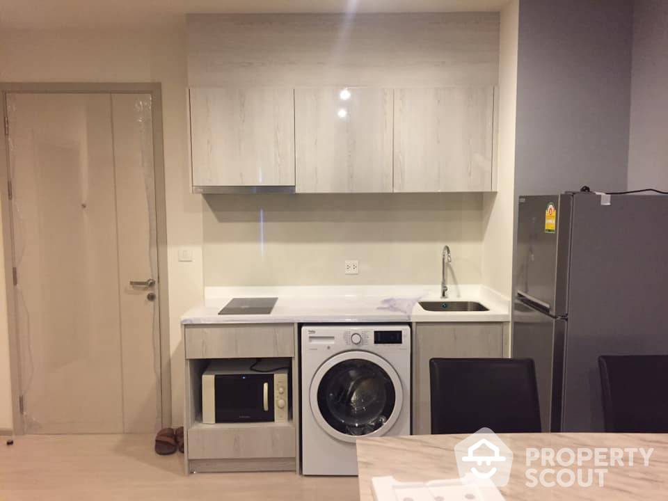 Wonderful High Rise 2-BR Condo at Life Sukhumvit 48
