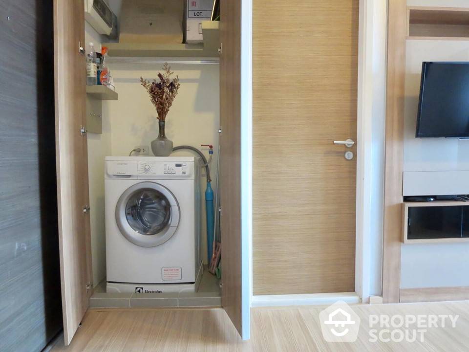 Spectacular High Rise 2-BR Condo at Rhythm Sukhumvit 50