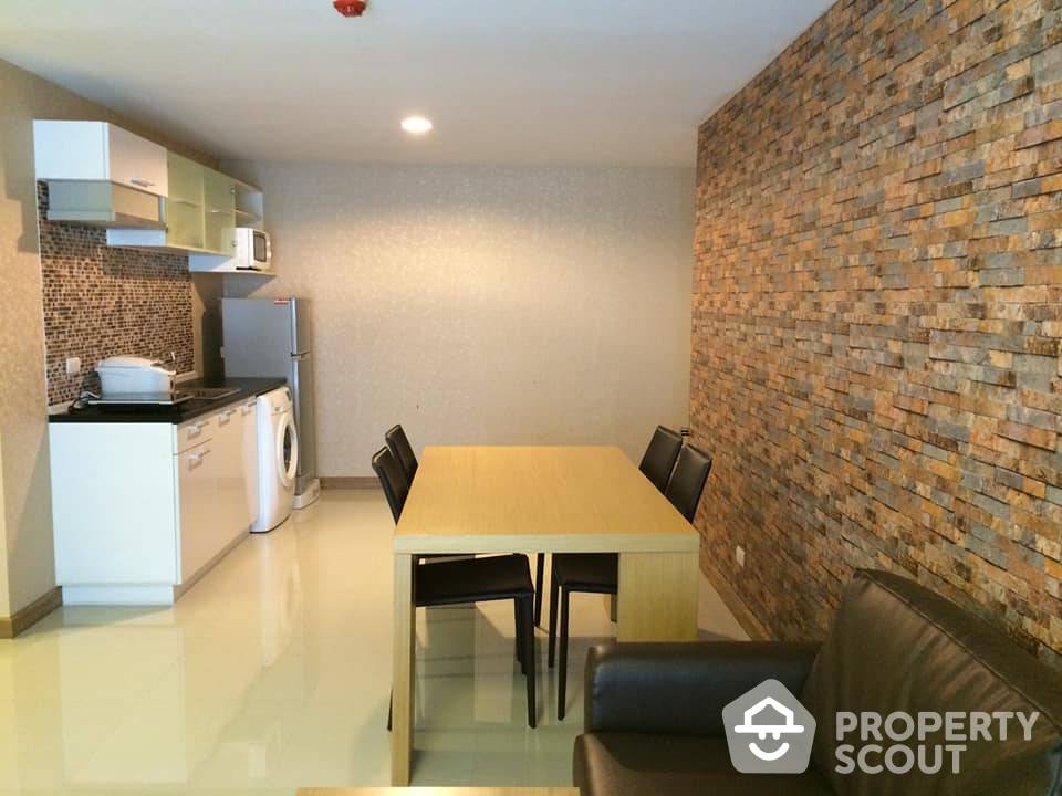 Contemporary 2-BR Condo at The Link Sukhumvit 64