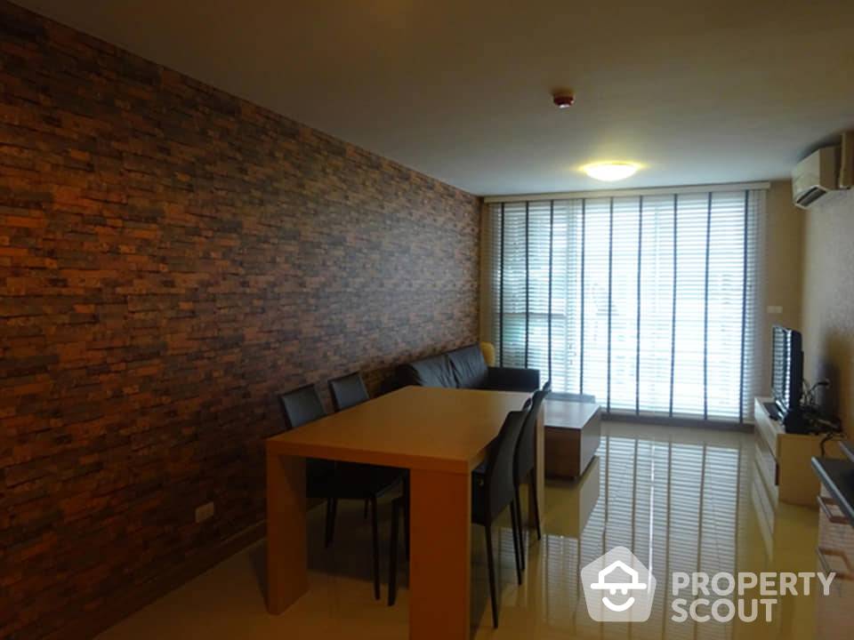 Contemporary 2-BR Condo at The Link Sukhumvit 64