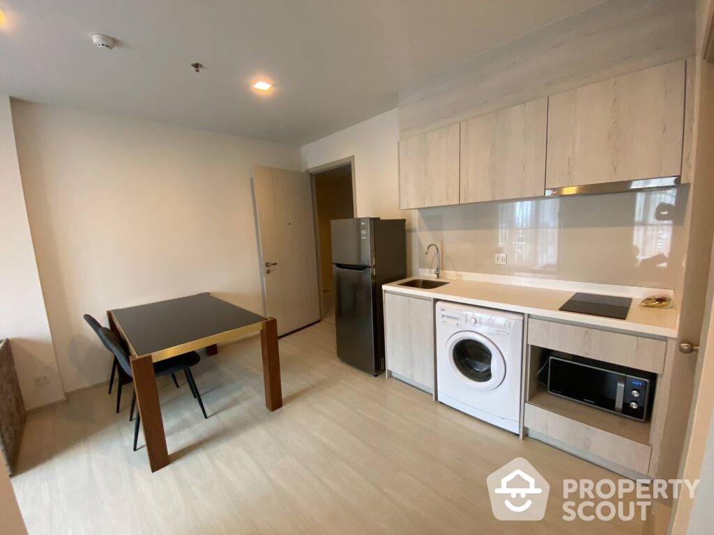 Contemporary 2-BR Condo at Life Sukhumvit 48
