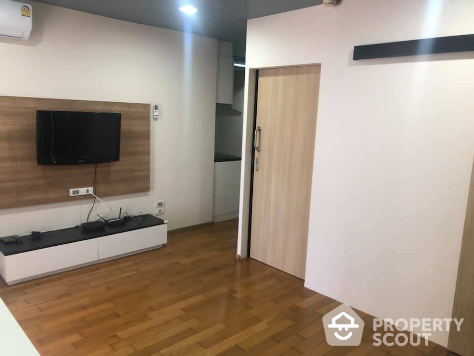 3-BR Condo at The Tempo Ruamrudee Condominium