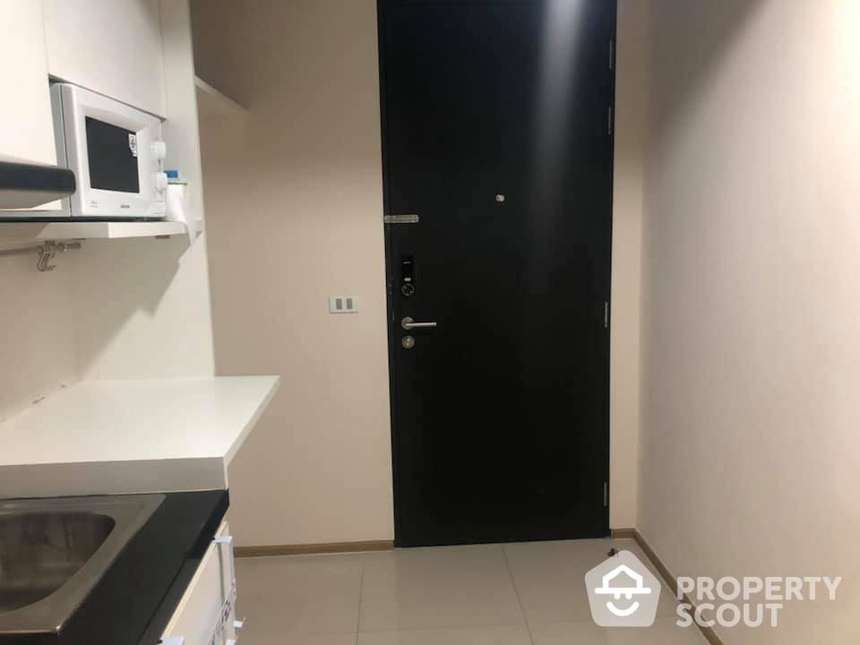 3-BR Condo at The Tempo Ruamrudee Condominium