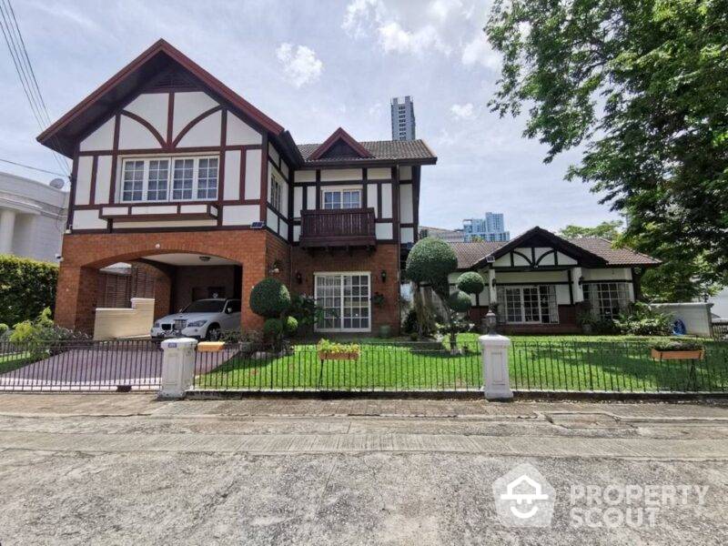 Spacious 4-BR House at Sukhumvit Garden City