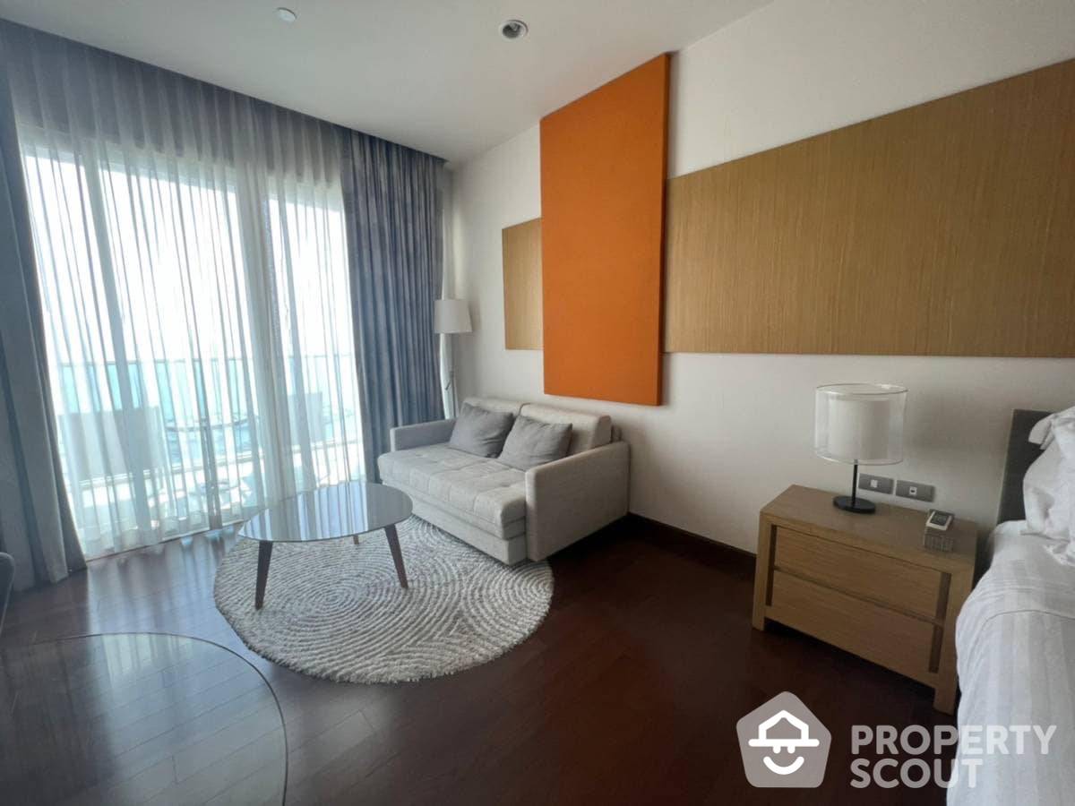 Amazing High Rise 1-BR Serviced Apt.