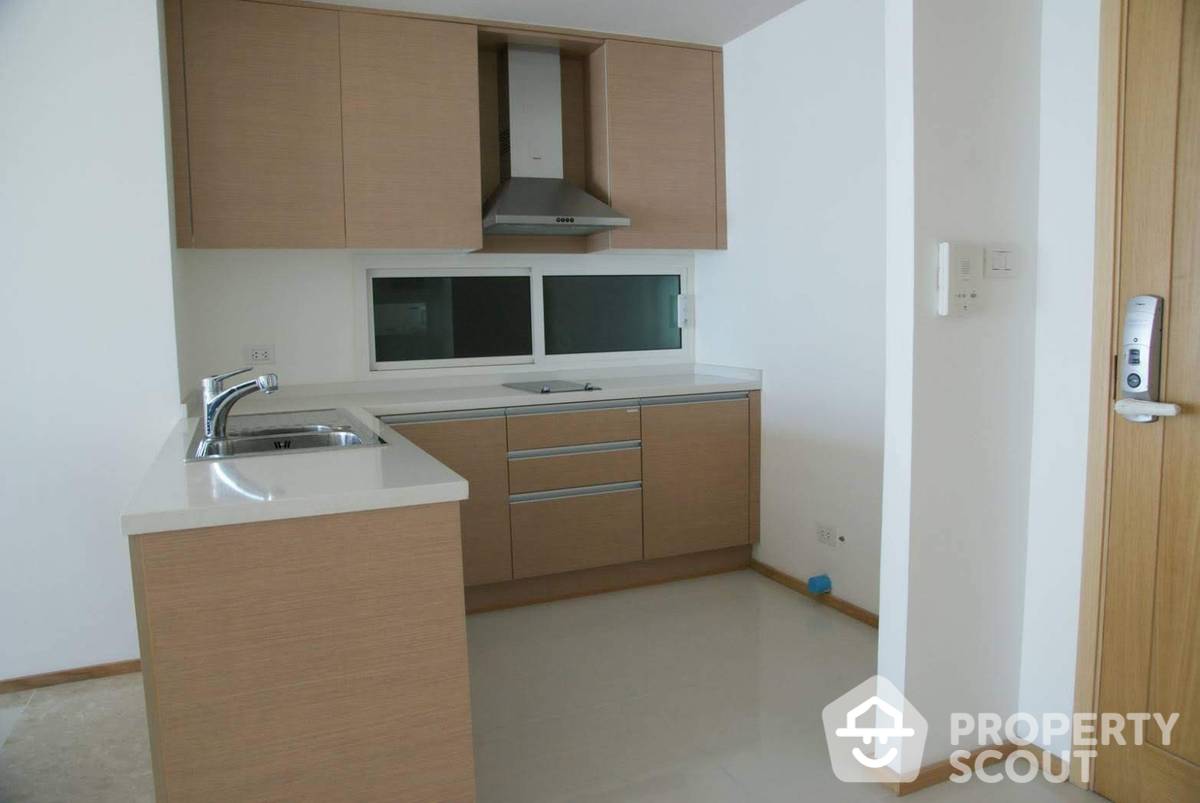 Spectacular High Rise 1-BR Condo at The Empire Place