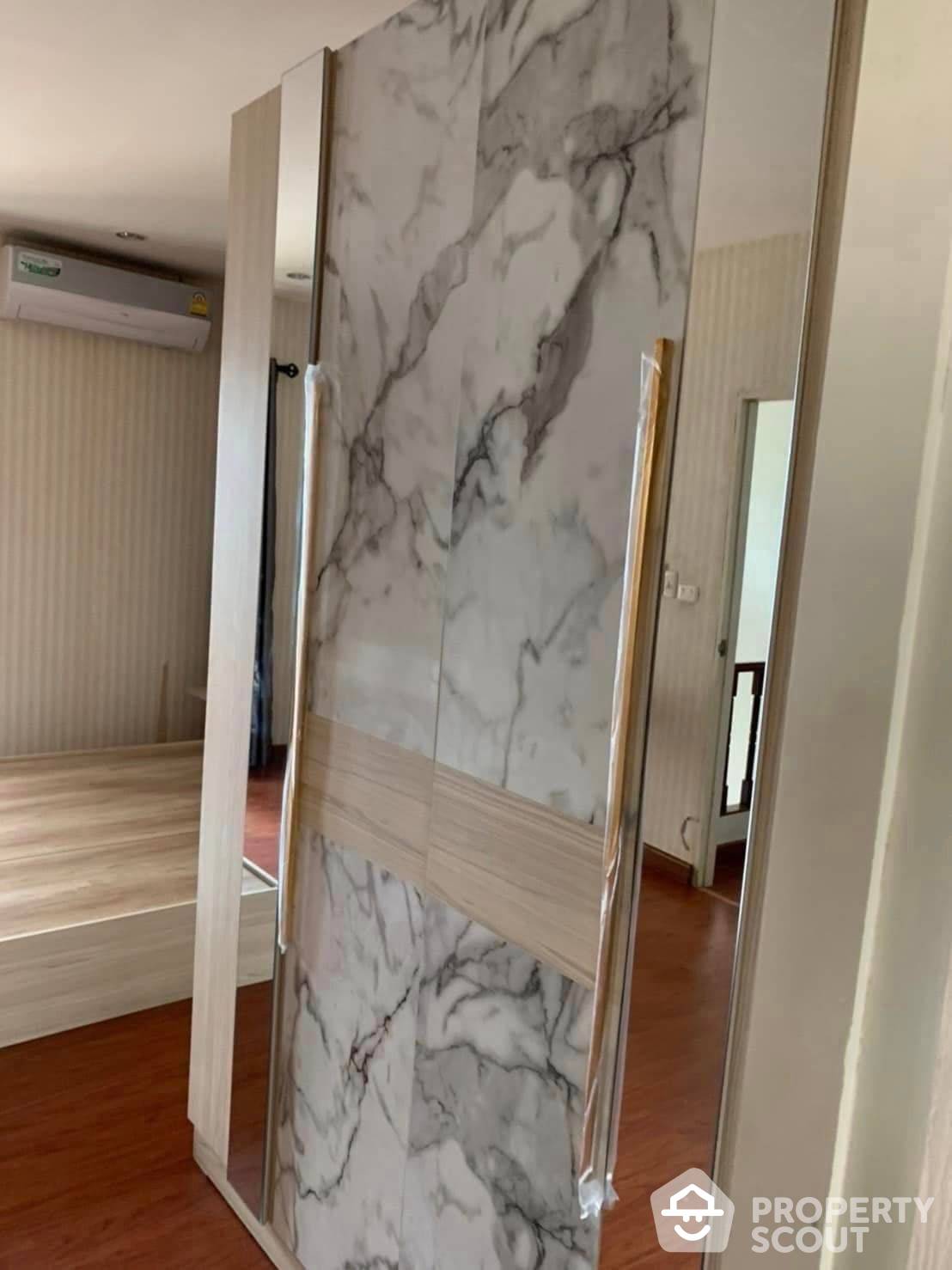 Large 3-BR Villa