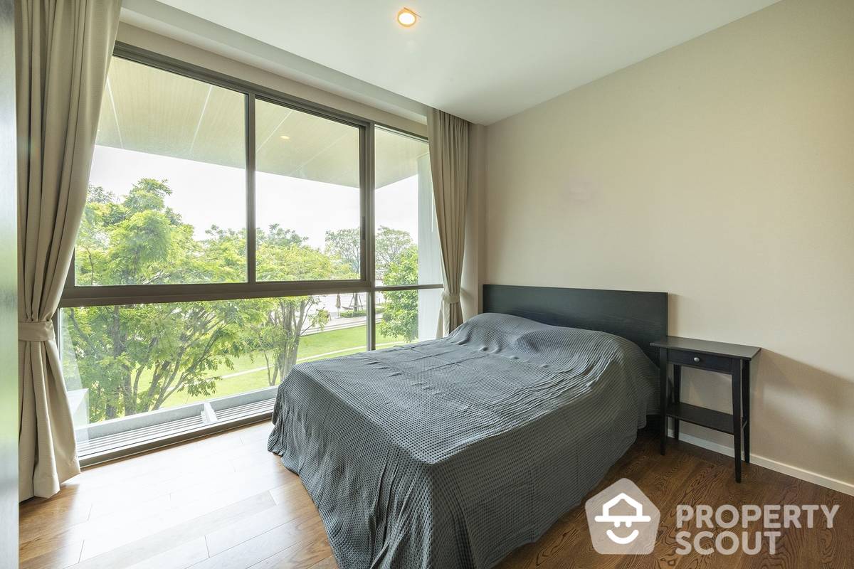 Contemporary 2-BR Condo at 333 Riverside