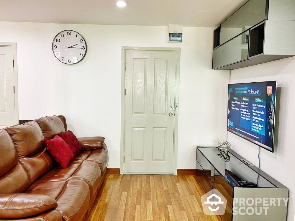 Modern 3-BR Penthouse at Regent Home Sukhumvit 81