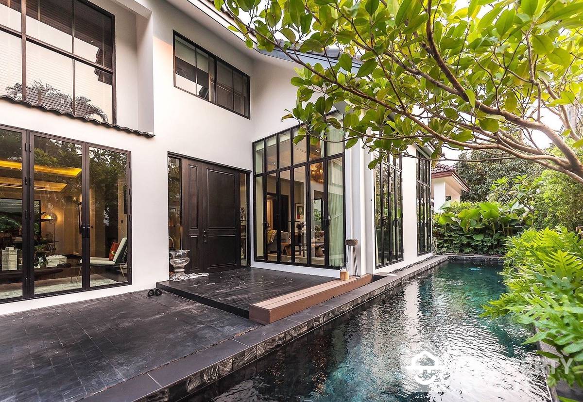 Spacious 4-BR House at Luxury Detached House In Tonglor