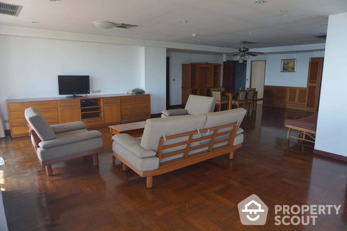Amazing High Rise 3-BR Condo