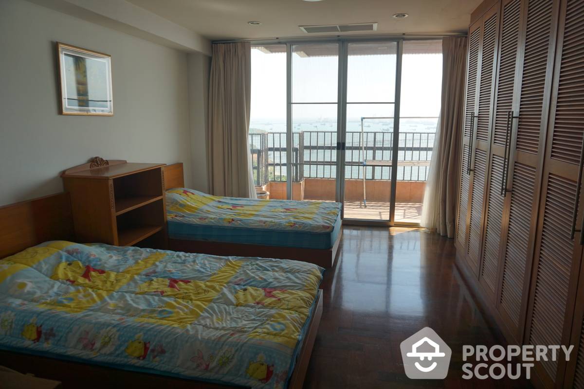 Amazing High Rise 3-BR Condo
