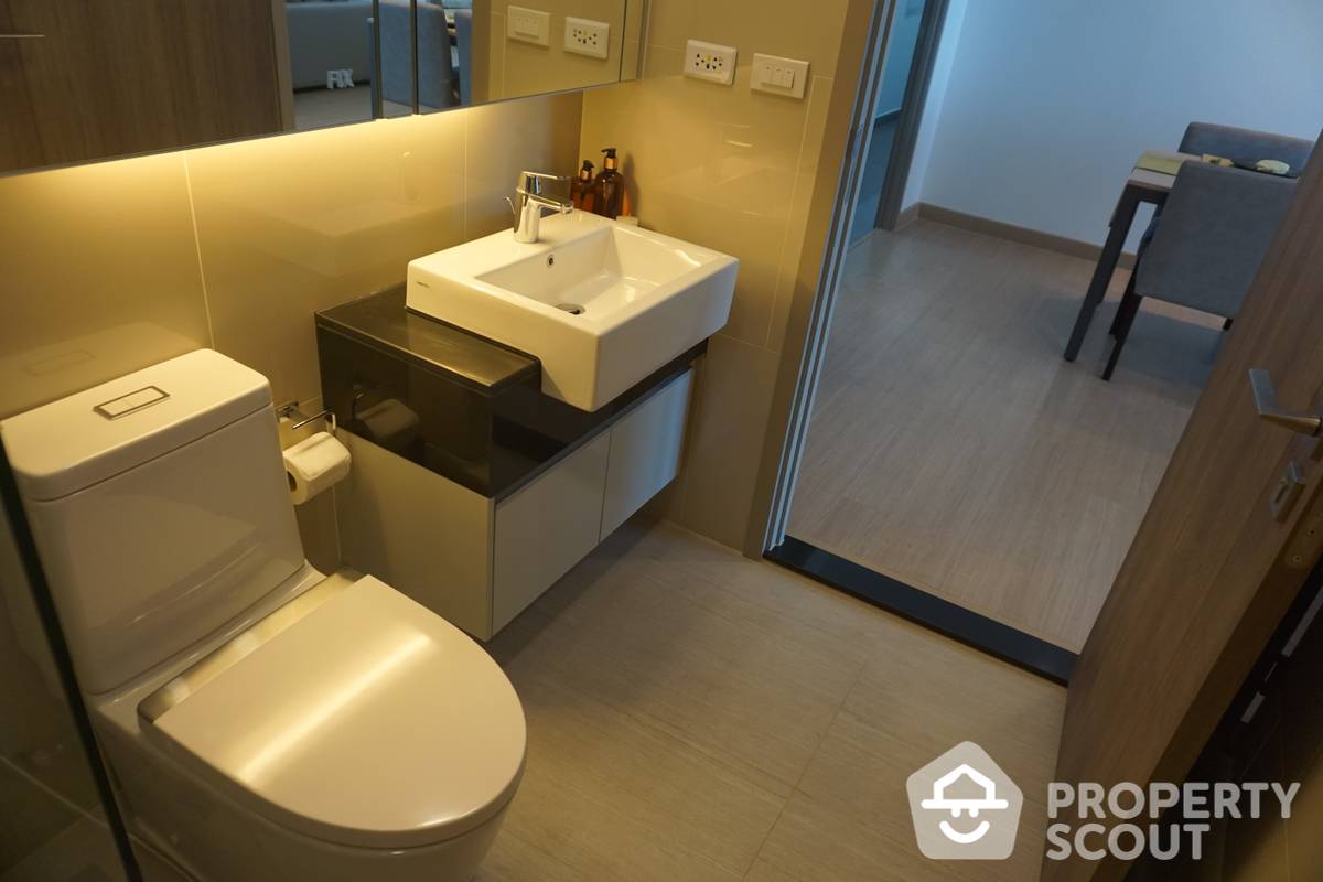 Spectacular High Rise 2-BR Apt.
