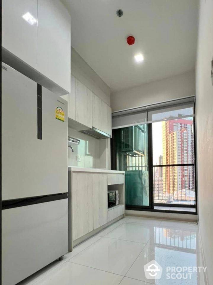 Contemporary 1-BR Condo at Life Sukhumvit 48