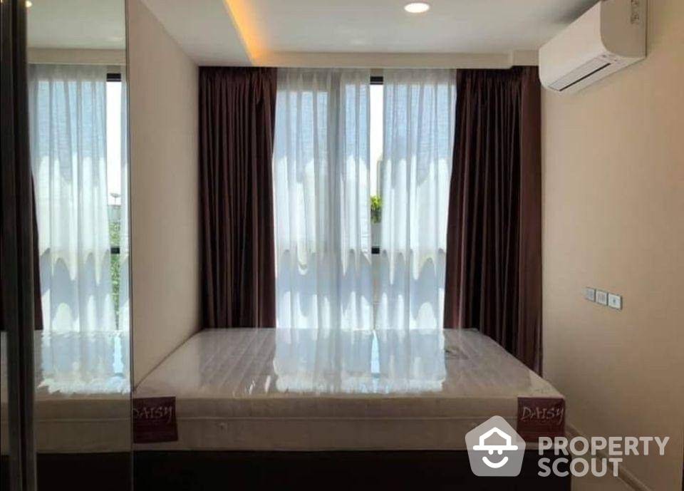 Contemporary 1-BR Condo at Vtara 36