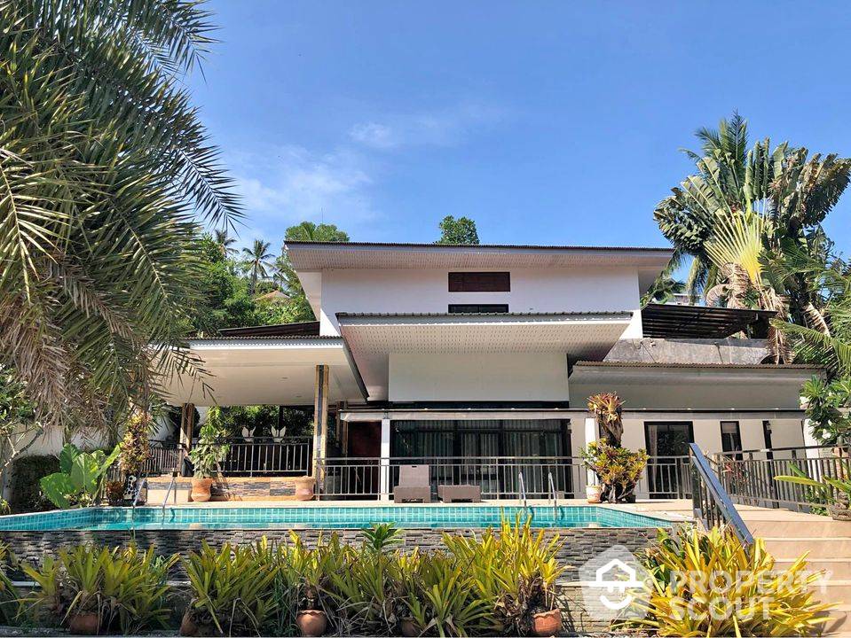 Large 3-BR Villa
