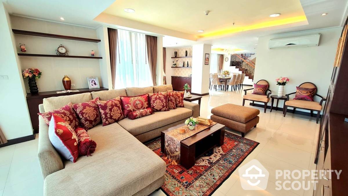 Wonderful High Rise 4-BR Penthouse