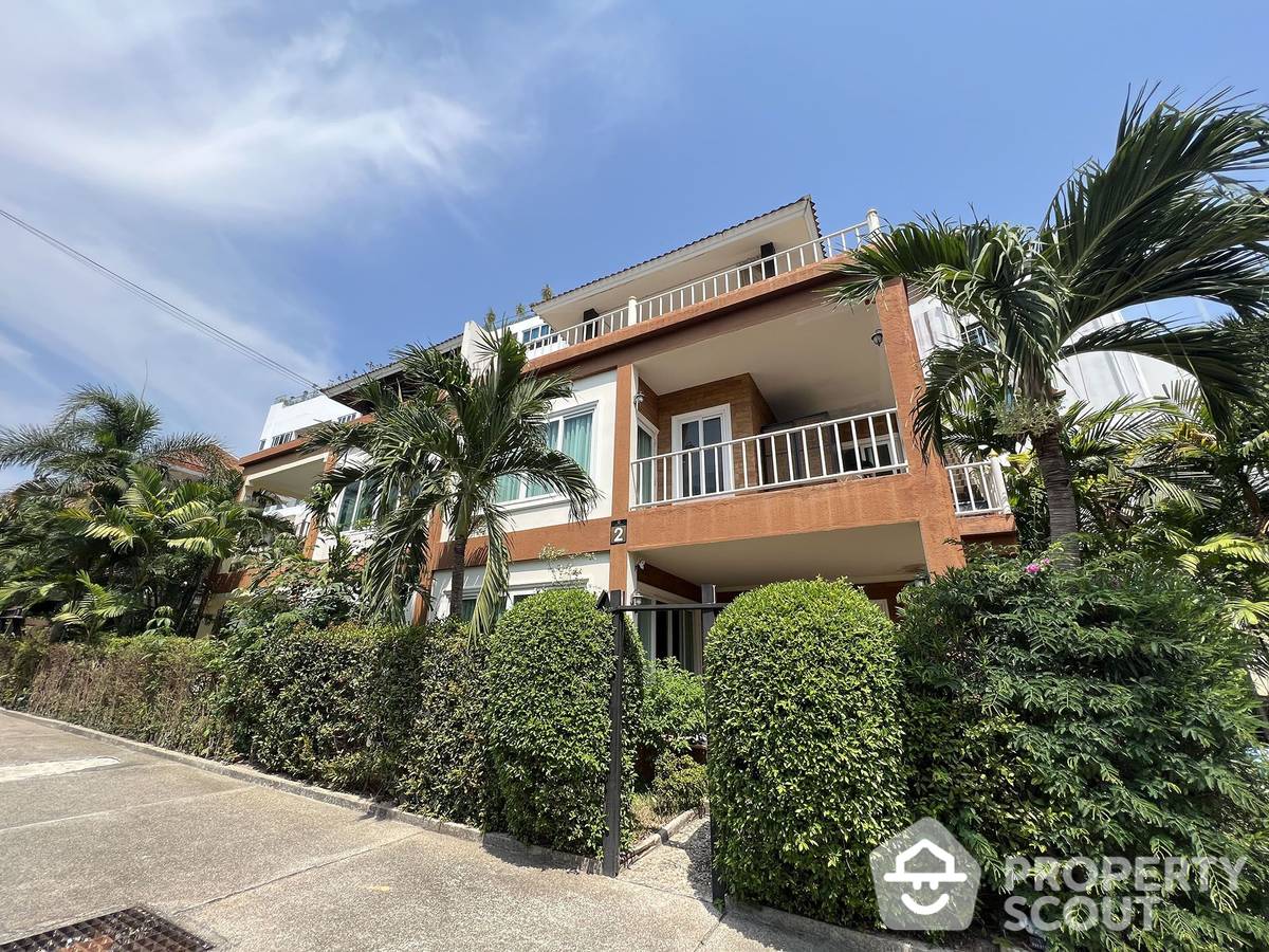 Large 2-BR House