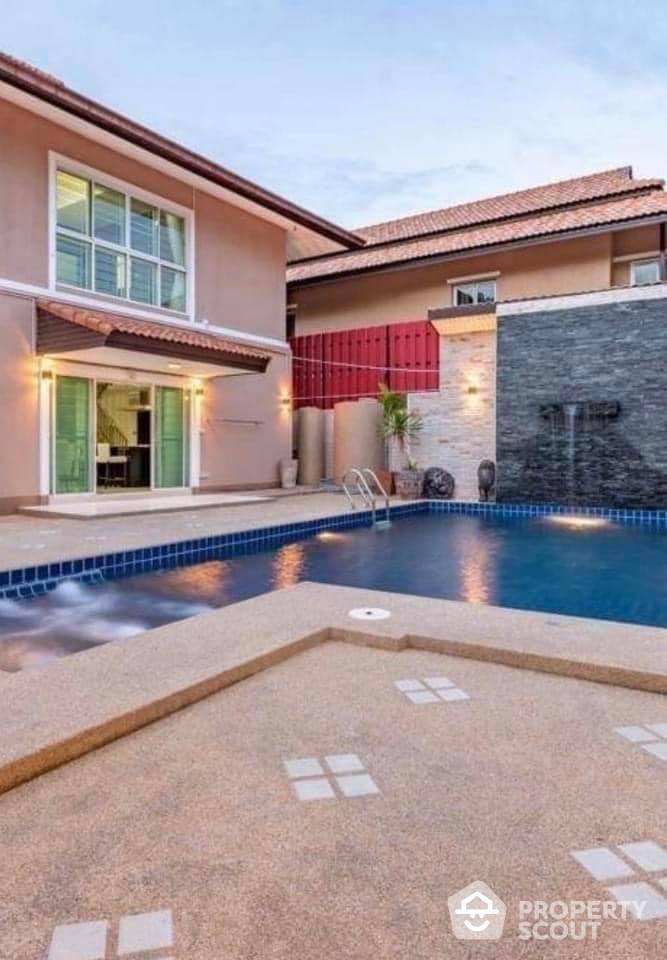 Spacious 4-BR House