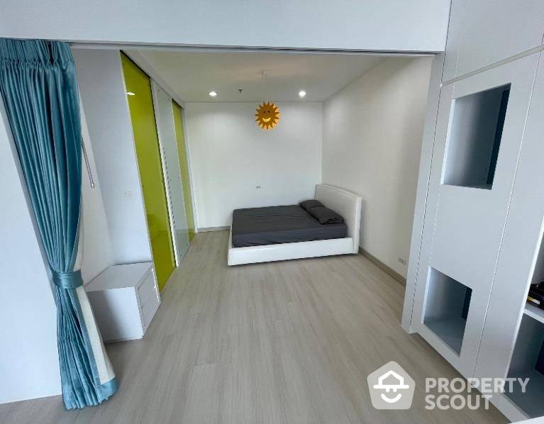 Wonderful High Rise 2-BR Penthouse at Supalai Park Kaset