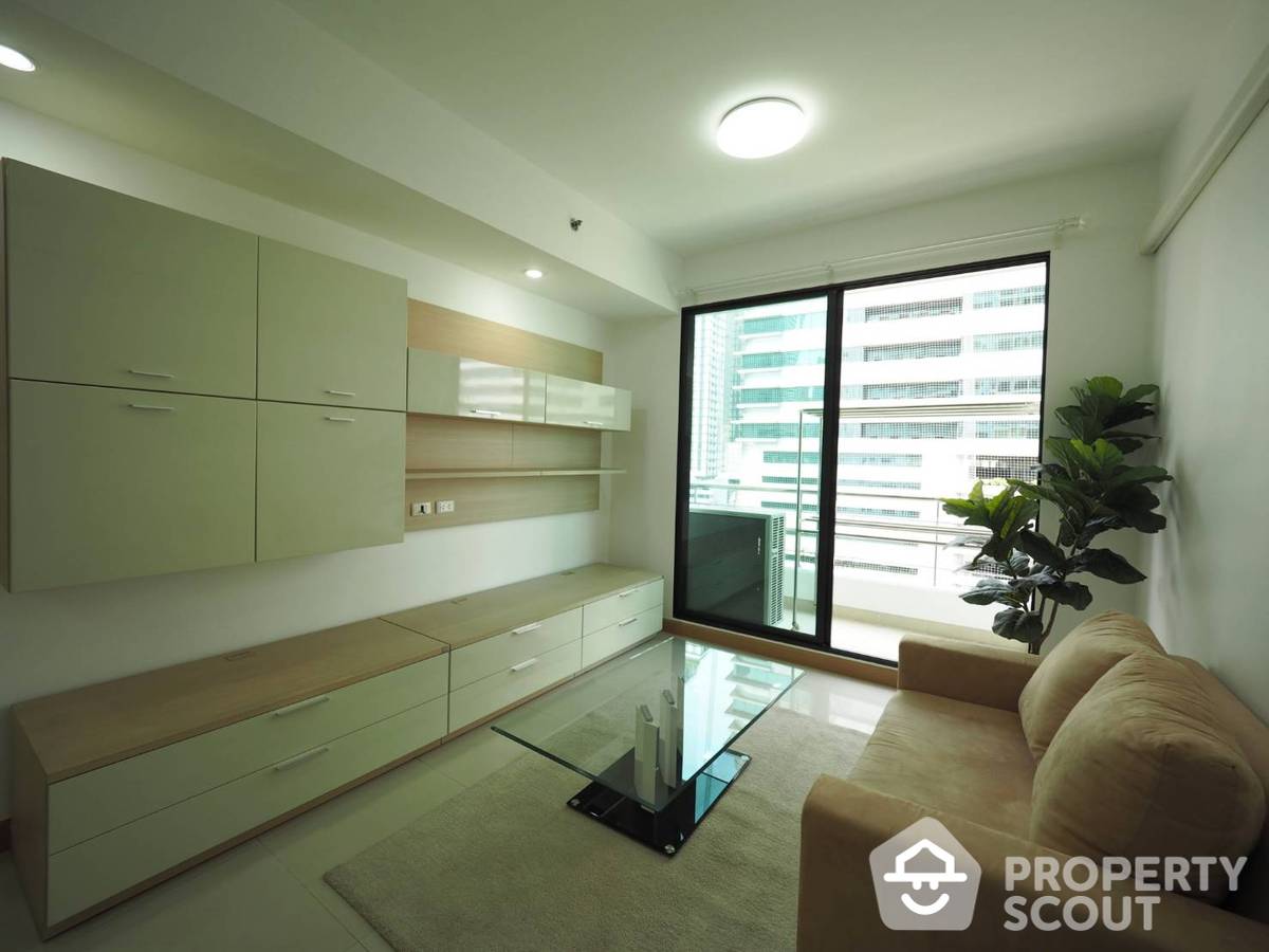 Novel 3-BR Condo at Supalai Premier Place Asok
