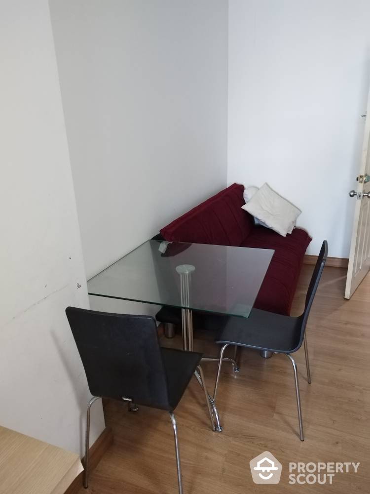 Amazing High Rise 1-BR Condo at Supalai Park Sainakarin