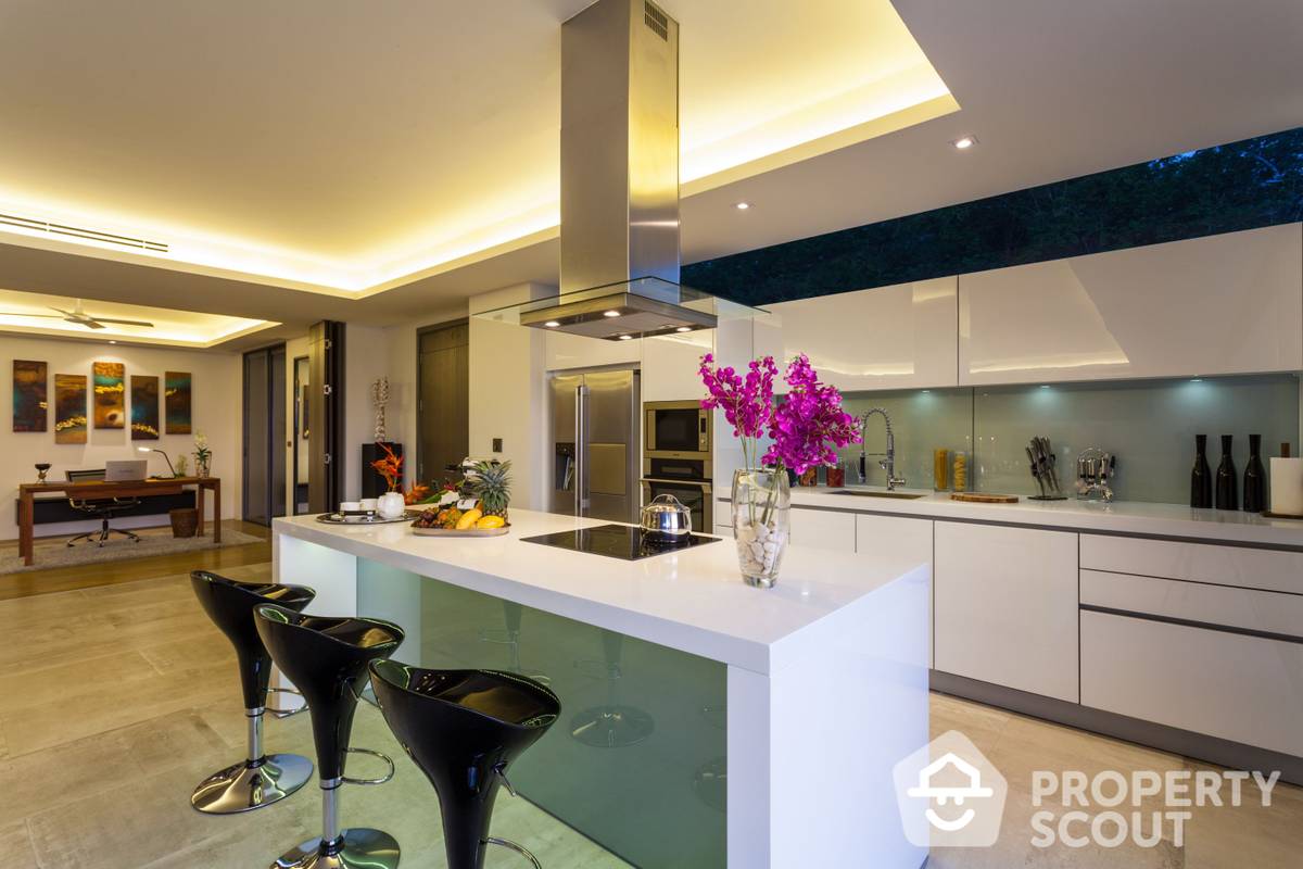 Contemporary 2-BR Apt.