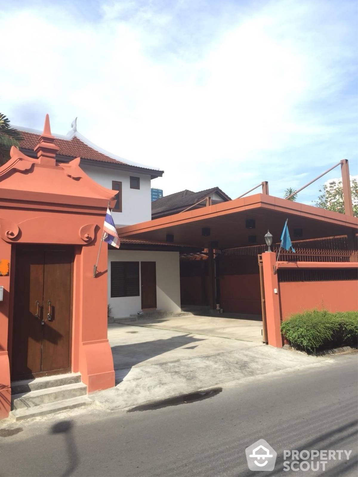 Large 5-BR House
