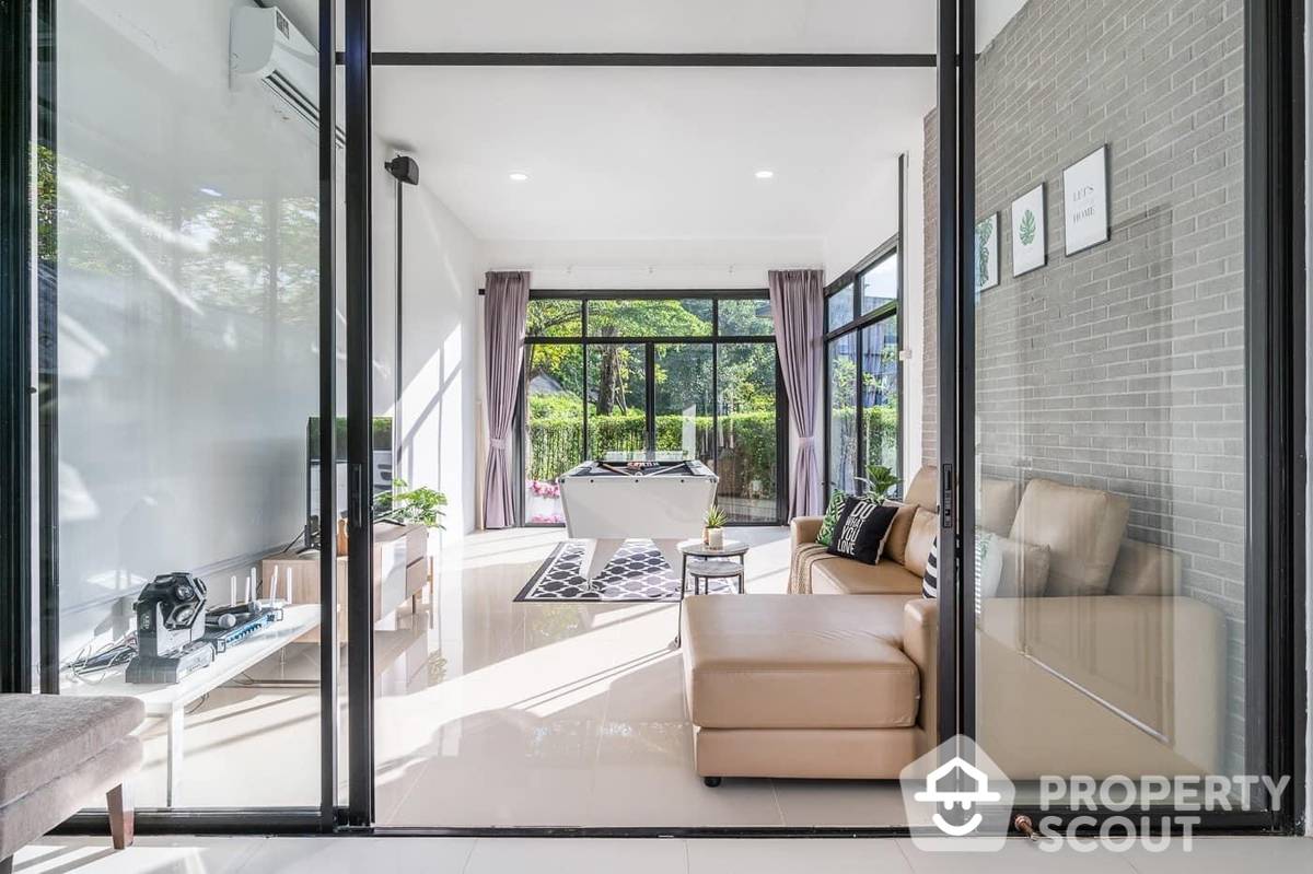 Spacious 3-BR House