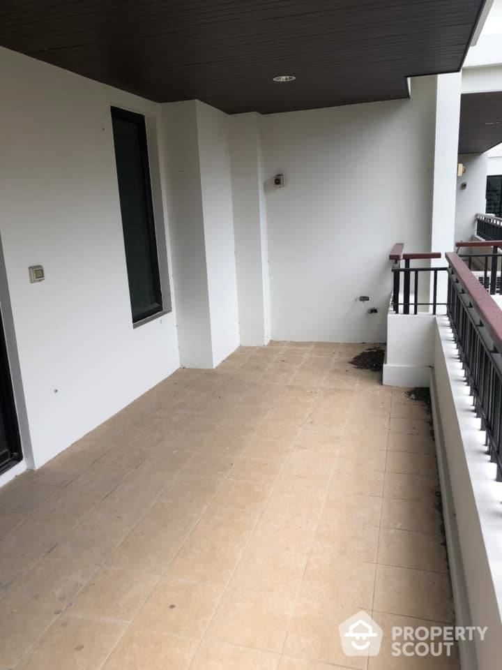 Large 1-BR Condo at Prime Suites Pattaya