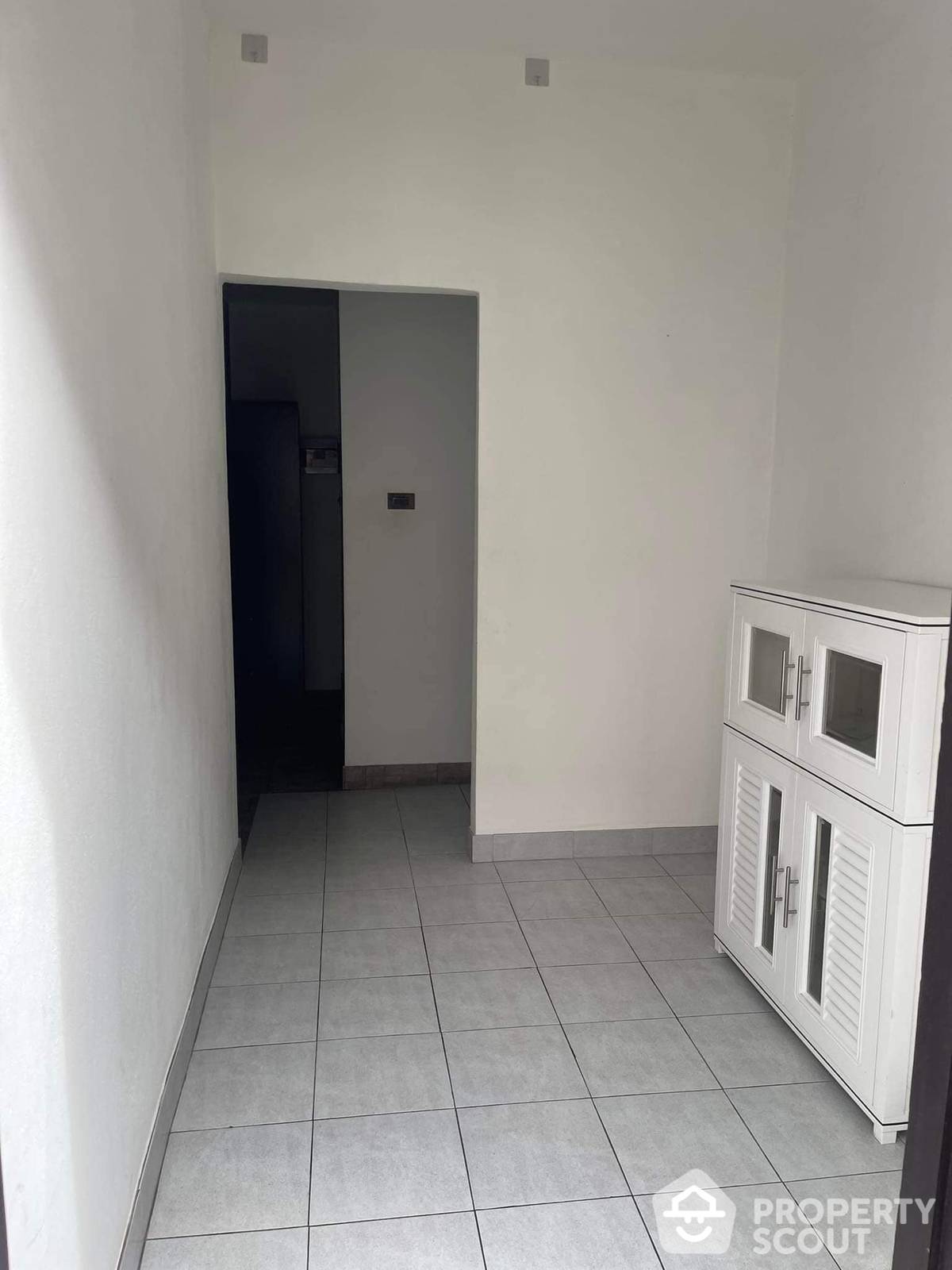 Large 4-BR Villa