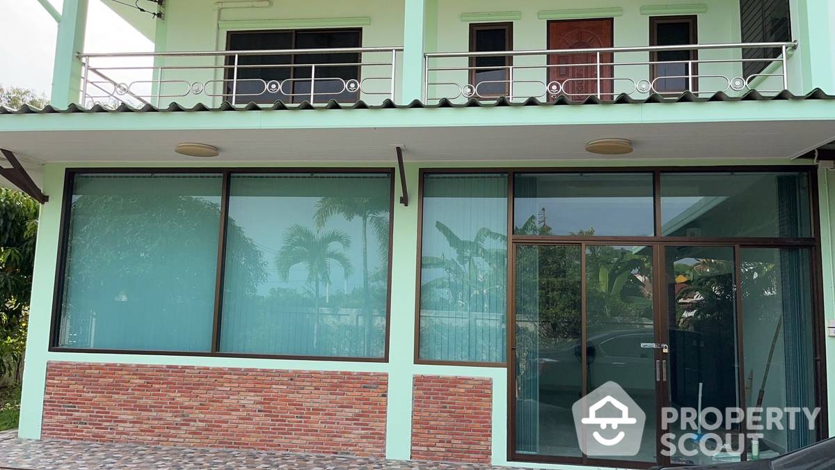 Spacious 4-BR House