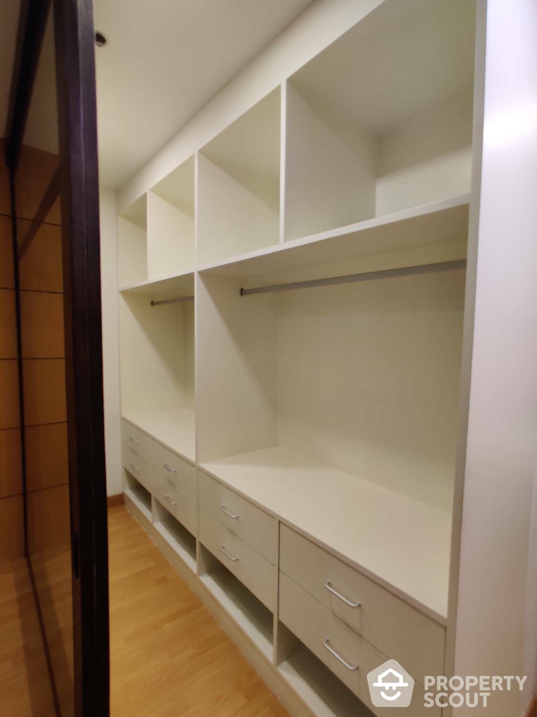 Spectacular High Rise 1-BR Condo