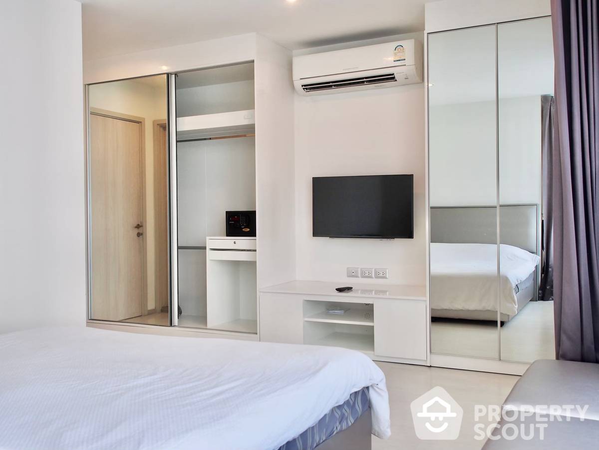 Wonderful High Rise 2-BR Condo at Rhythm Sukhumvit 42