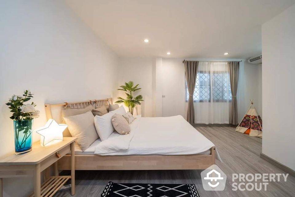 Spacious 1-BR House