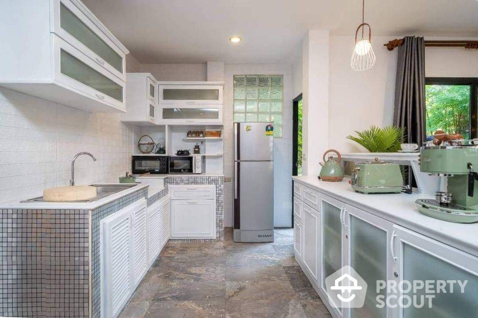 Spacious 1-BR House