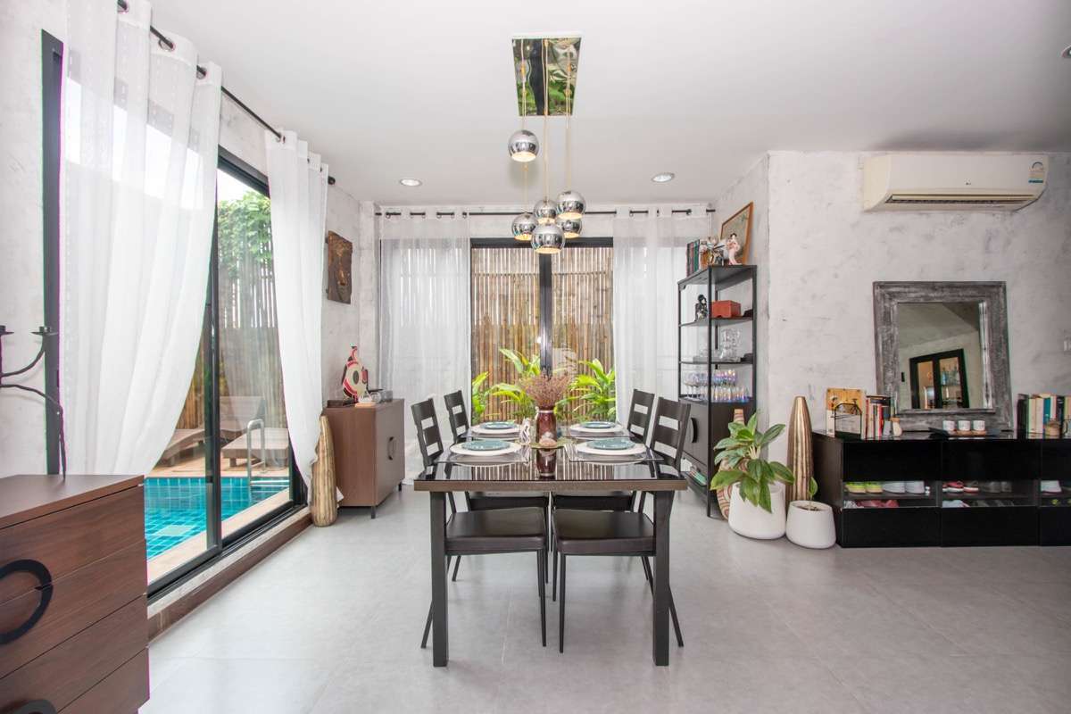 Modern Pool Villa :  Ploenchit Collina San Kamphaeng
