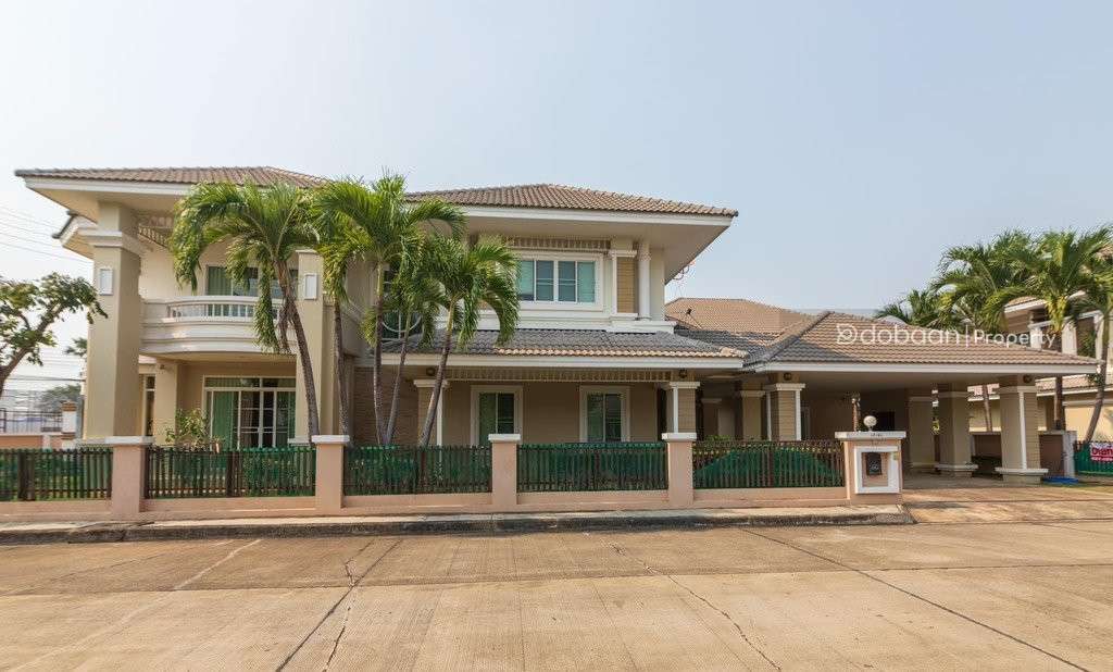Two-story single house with 5 bedrooms and 6 bathrooms, located in the San Sai area, close to HomePro San Sai.