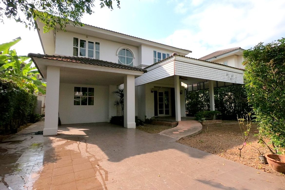 บ้านสำหรับครอบครัว 4 ห้องนอนที่สะดวกสบายในแลนด์ แอนด์ เฮ้าส์ สันทราย เชียงใหม่