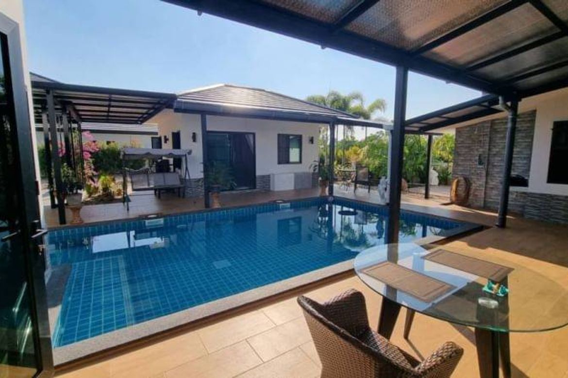 House available for rent / sale, luxury pool villa, big house, near the city