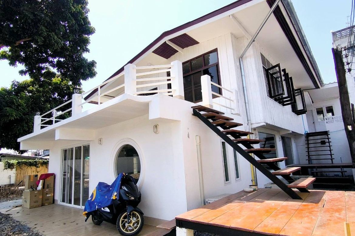 ให้เช่าโฮมออฟฟิศ ปรับปรุงใหม่ ใกล้ทางด่วนเพียง 300 เมตร