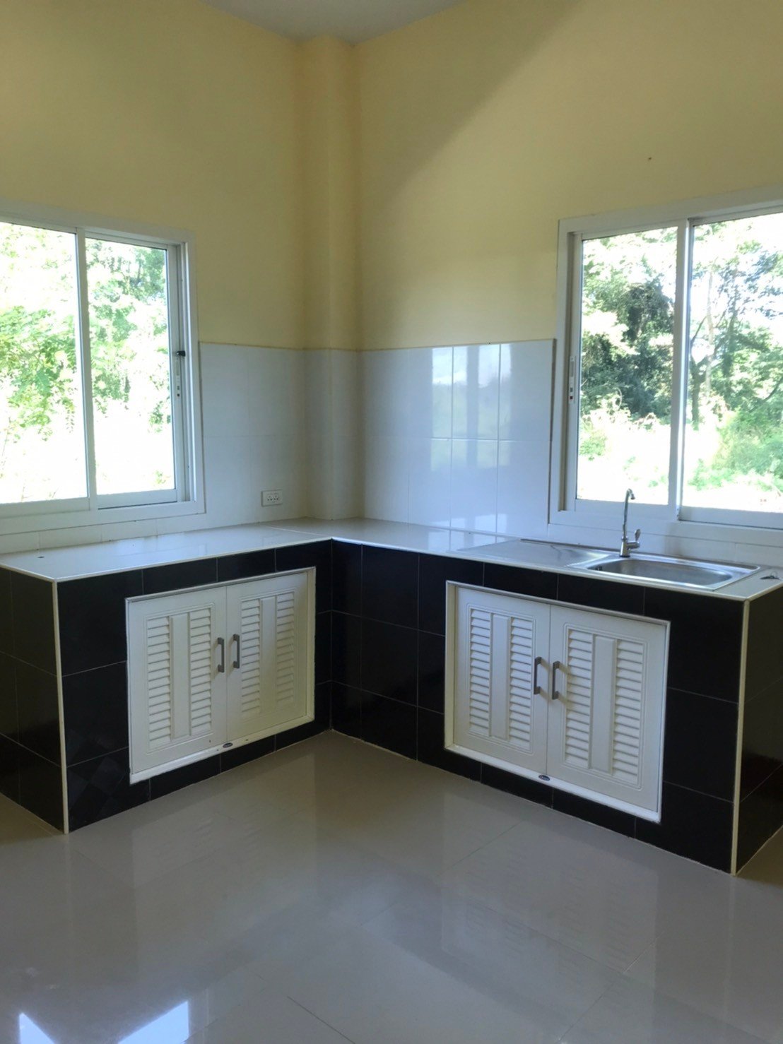บ้านชั้นเดียวสไตล์โมเดิร์น 2 ห้องนอน 2 ห้องน้ำ
