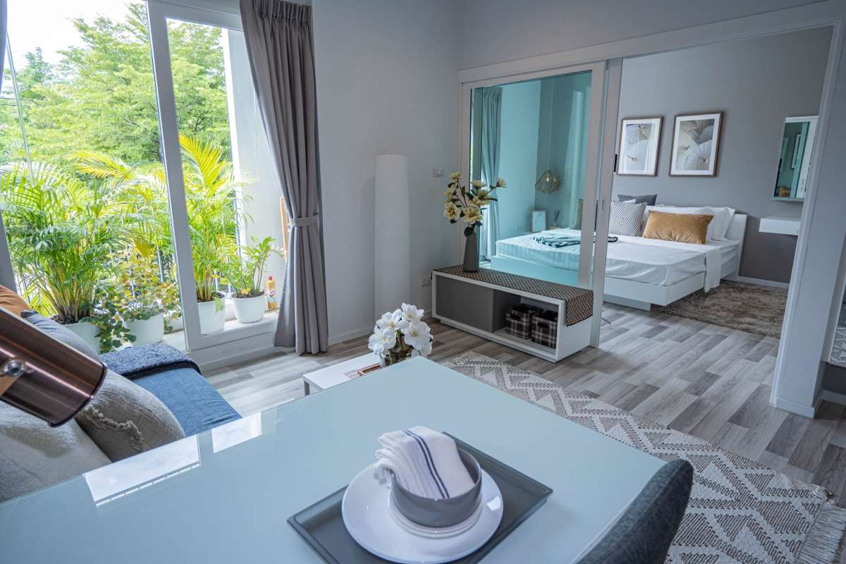 Excellent 1 BR Condo for Sale North 4 Condo : Serene Lake