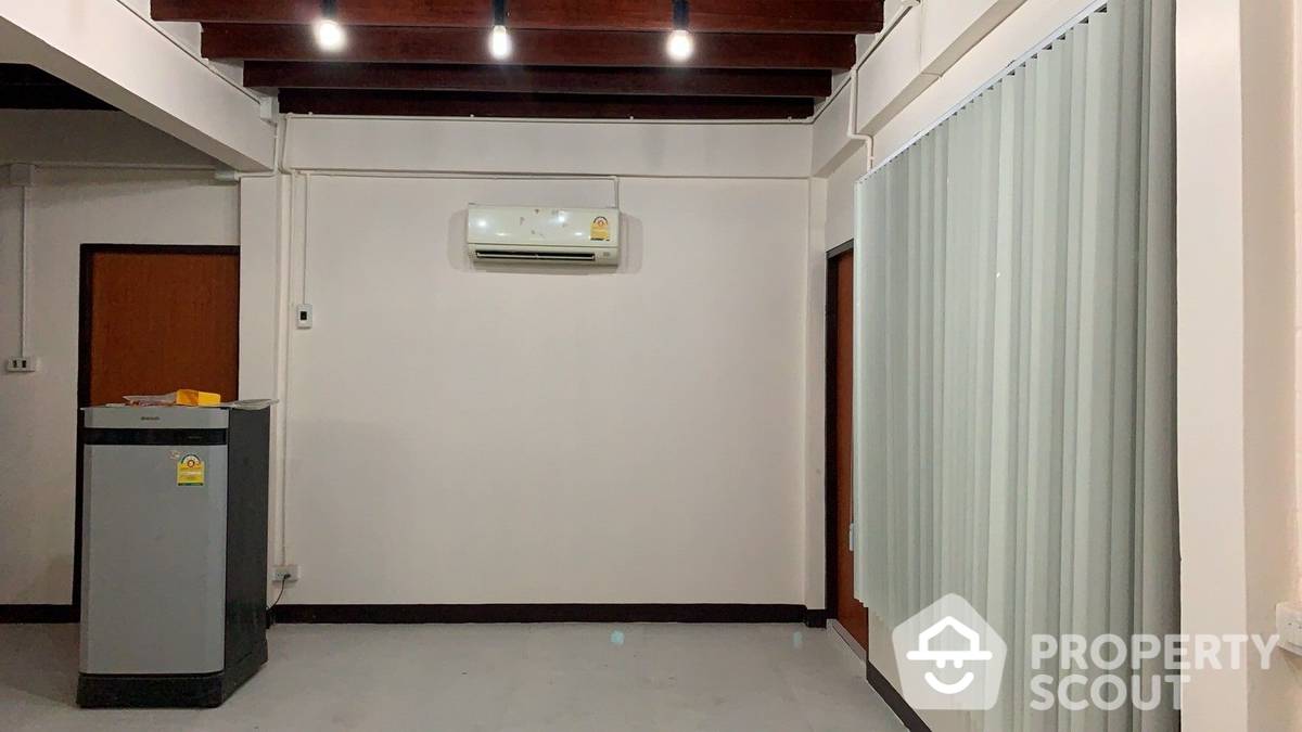 บ้าน 4 นอน