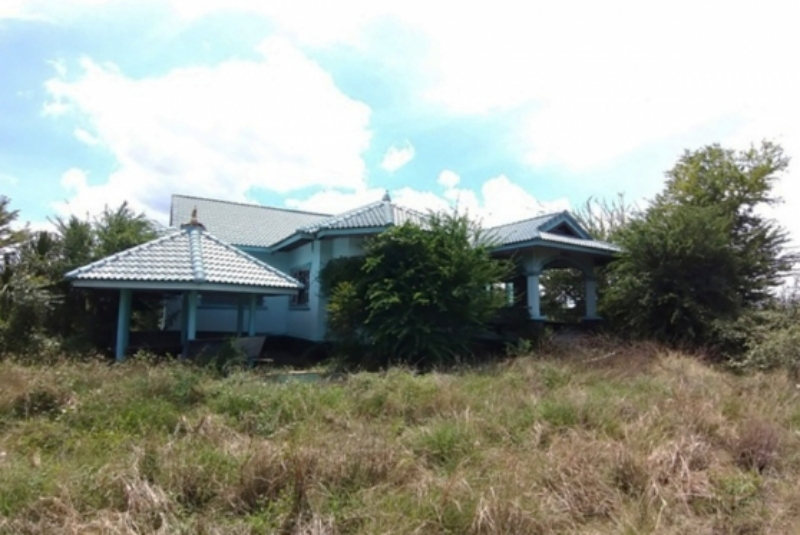 บ้านตึกชั้นเดียว 3 หลัง สุพรรณบุรี
