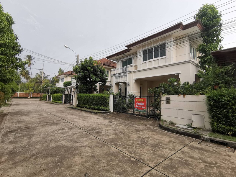 หมู่บ้านเดอะเซ็นโทร-รัตนาธิเบศร์