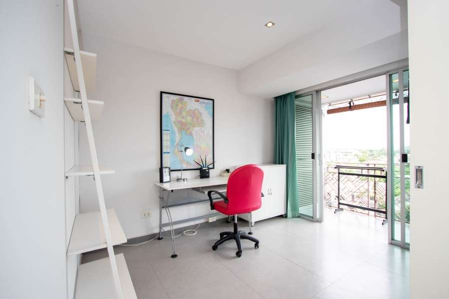 Spacious 1 BR Condo for Sale at Galare Thong Condominium