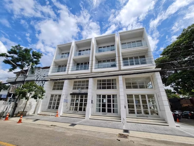 3 Bedroom Commercial
