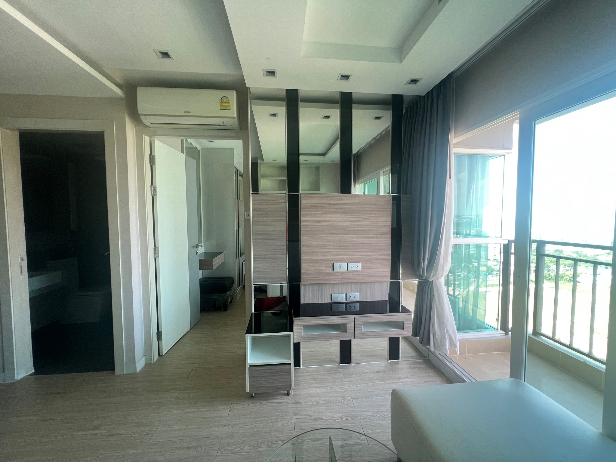 คอนโดมิเนียม : ลา ซานเทียร์